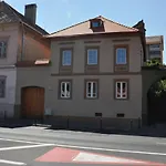 Evu Long Street