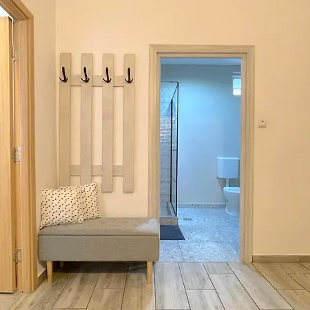 Evu Long Street Appartamento Braşov