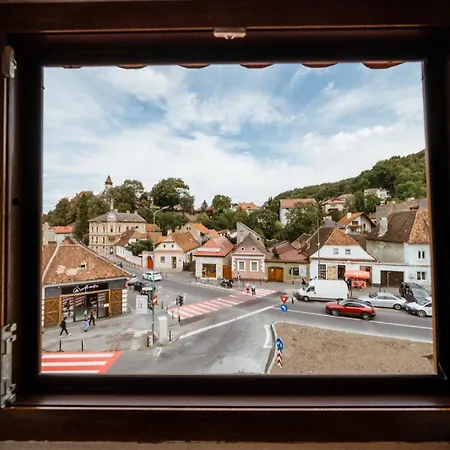 Evu Long Street * Braşov