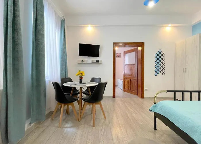 Evu Long Street Brasov