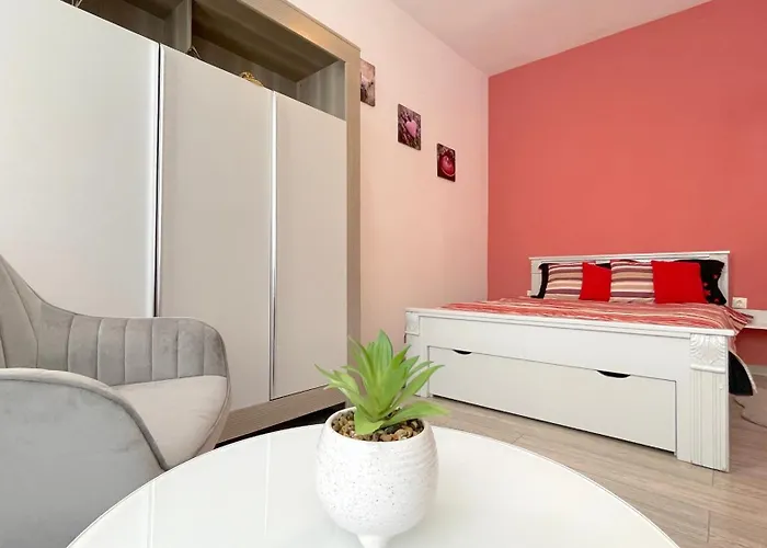 Evu Long Street * Брашов