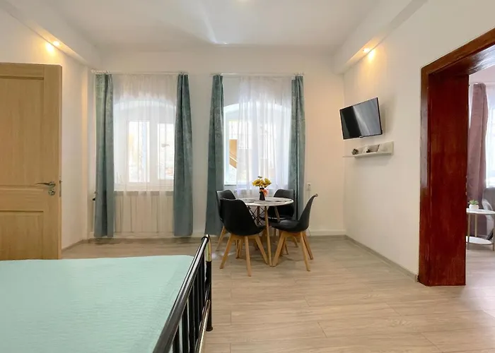 Evu Long Street Brasov