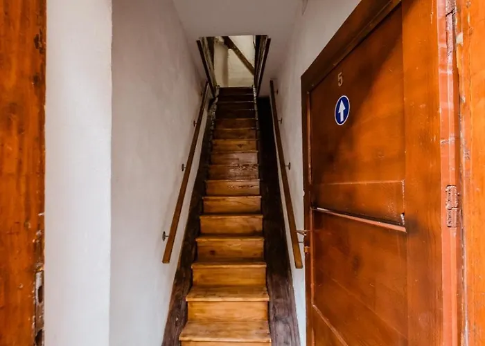 Evu Long Street Брашов