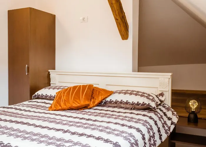 Evu Long Street Brasov